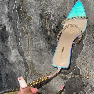 Worn once good condition box is not included size 11